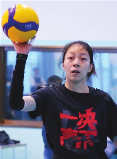 两人携手备战,女排前国手直呼很幸福|王宁|男排|天津女排_新浪新闻