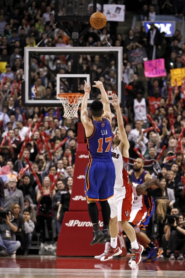 三分绝杀猛龙带队7连胜,拿下38分回击科比|林书豪|科比|猛龙_新浪新闻