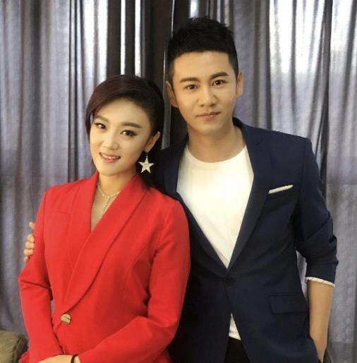 玖月奇迹彻底解散王小玮携手新搭档徐子崴演出两人关系曝光