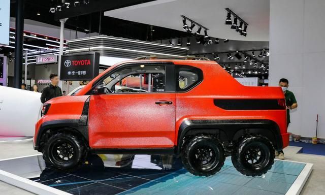 五菱甩出"王炸",仅2.8万起,搭六轮驱动 电动引擎,又要成爆款