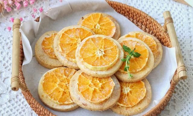 用1个橙子做的饼干,果香浓郁,香酥掉渣,做法简单,一学就会