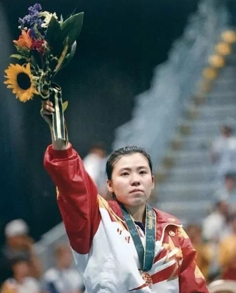 邓亚萍站在赛场上我就要拿冠军乔红受伤了我也不会手软