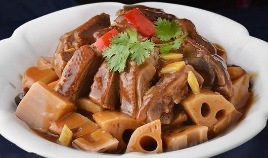 莲藕焖鸭