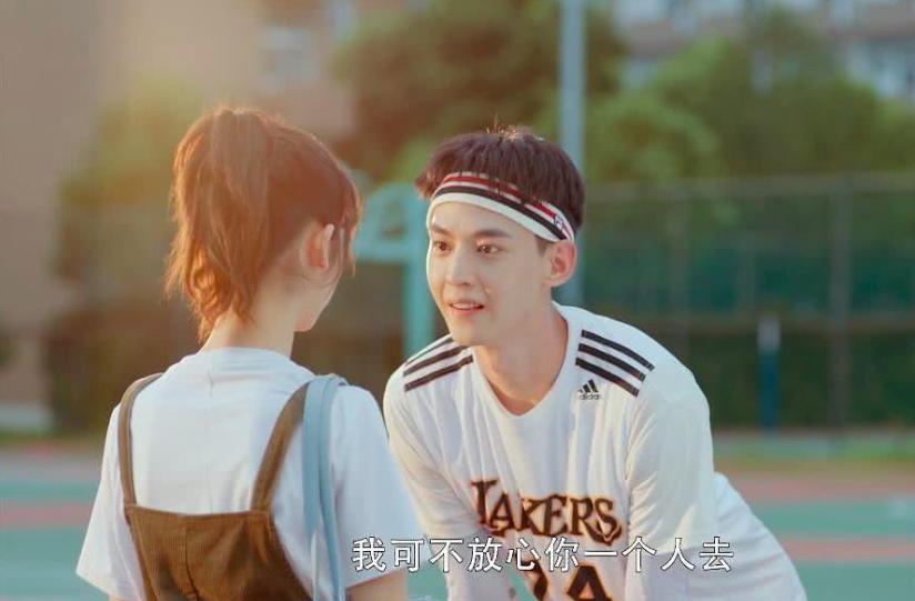 邢菲新剧《我的小确幸》开播，甜过袁帅江君，看了想恋爱的甜宠剧休闲区蓝鸢梦想 - Www.slyday.coM