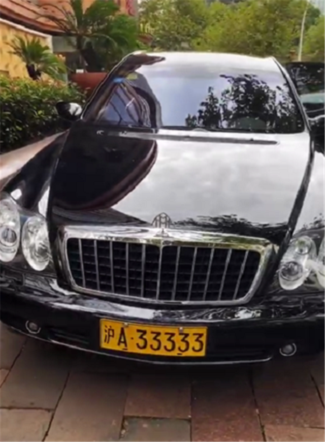 沪a牌迈巴赫62s挂33333黄牌牌值7位数车主是上海某企业家