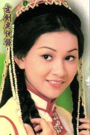 周润发前妻晒近况,背80万名包现身,曾与小22岁男友打得火热|余安安