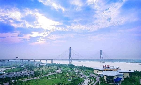 江苏镇江很伤心的城区明明位置绝佳发展却赶不上一个县