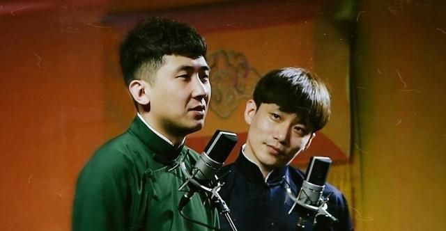 很多网友和自媒体都注意到这张图片中缺少了德云社的班主郭德纲和他的