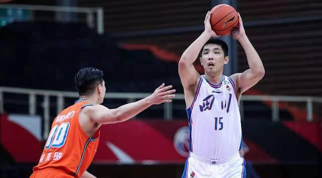 五人上双亨特398四川队战胜福建伍西尼奇谈伤病一脸无奈