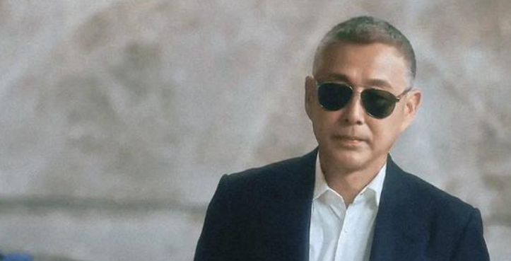 不少网友认为,陈道明饰演的叶谨言演技炸裂,把和朱锁锁之间那种欲说还