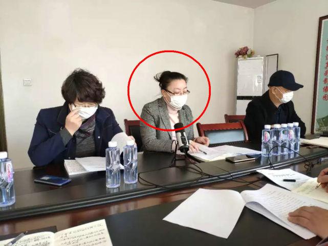 大连女子拒绝疫情防控志愿者检查