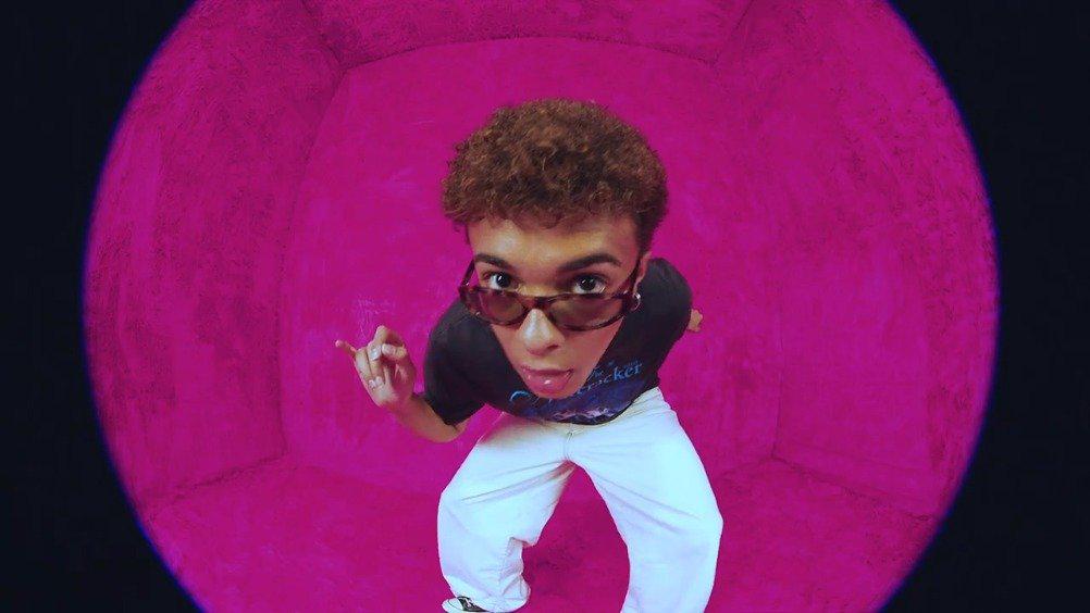 美国另类流行男歌手isaac dunbar新单pink