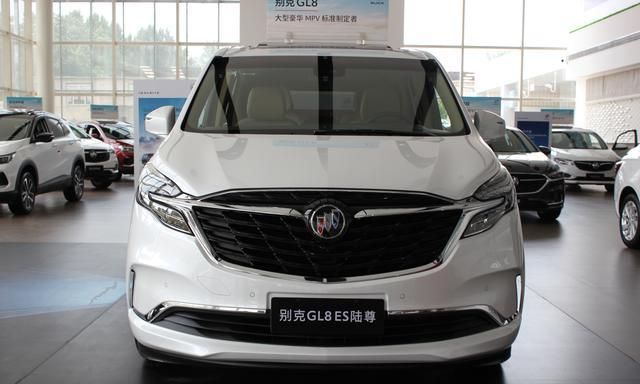 到店体验gl8陆尊:外观霸气 二排vip座椅 难怪销量这么高