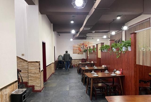 临颍美食探访:新城路上有家小餐馆,在这里能吃出家的味道