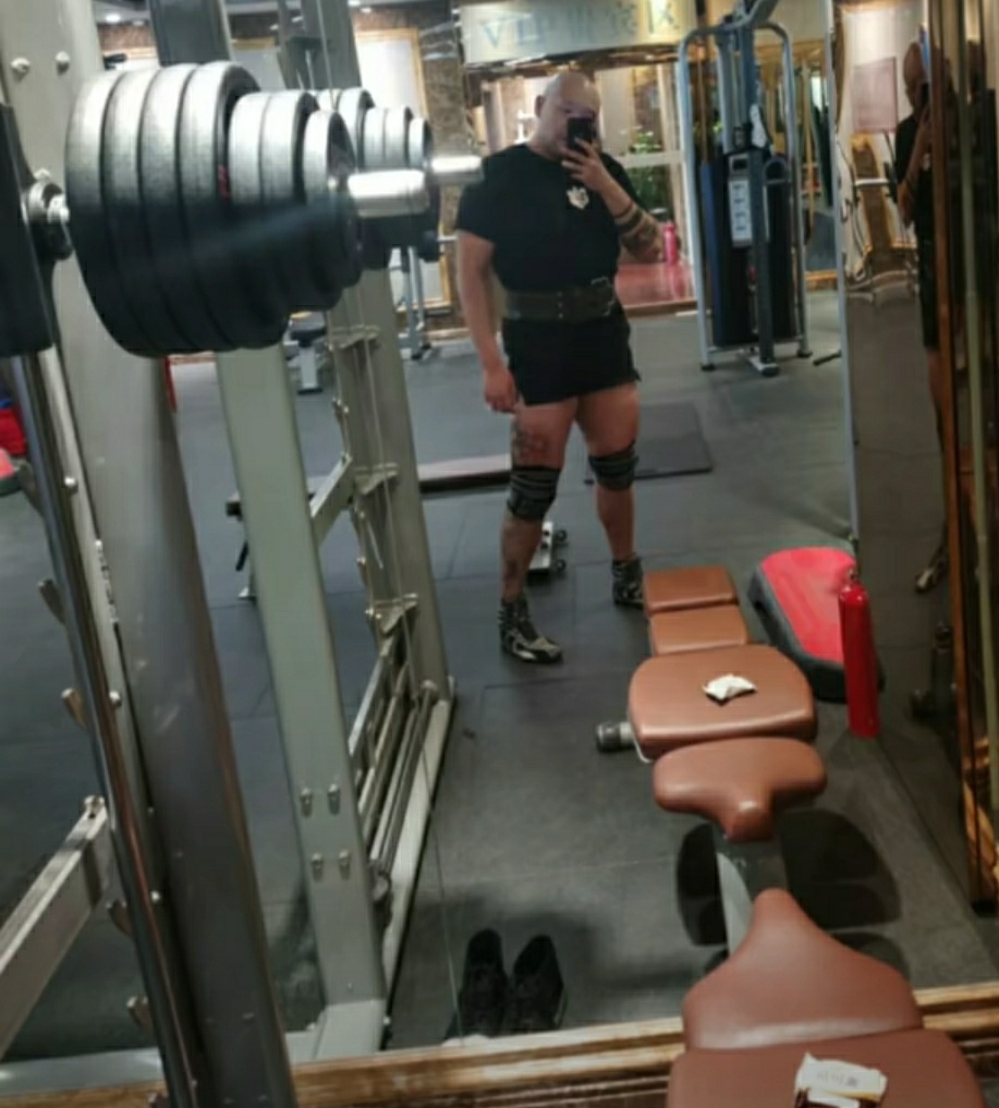 李代沫爆红后吸毒被抓如今面色憔悴满脸胡茬常年健身无事可做