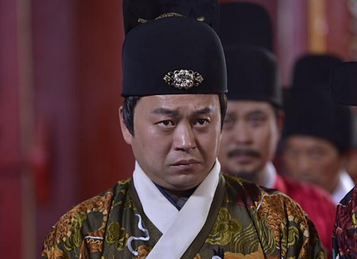 来说,其嗣子曹钦被升为都督同知,后封昭武伯;曹吉祥的侄子曹铉,曹铎