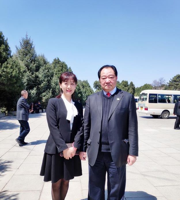 63岁奥运冠军许海峰近况:视力差,和妻子住单位分的房,女儿34岁