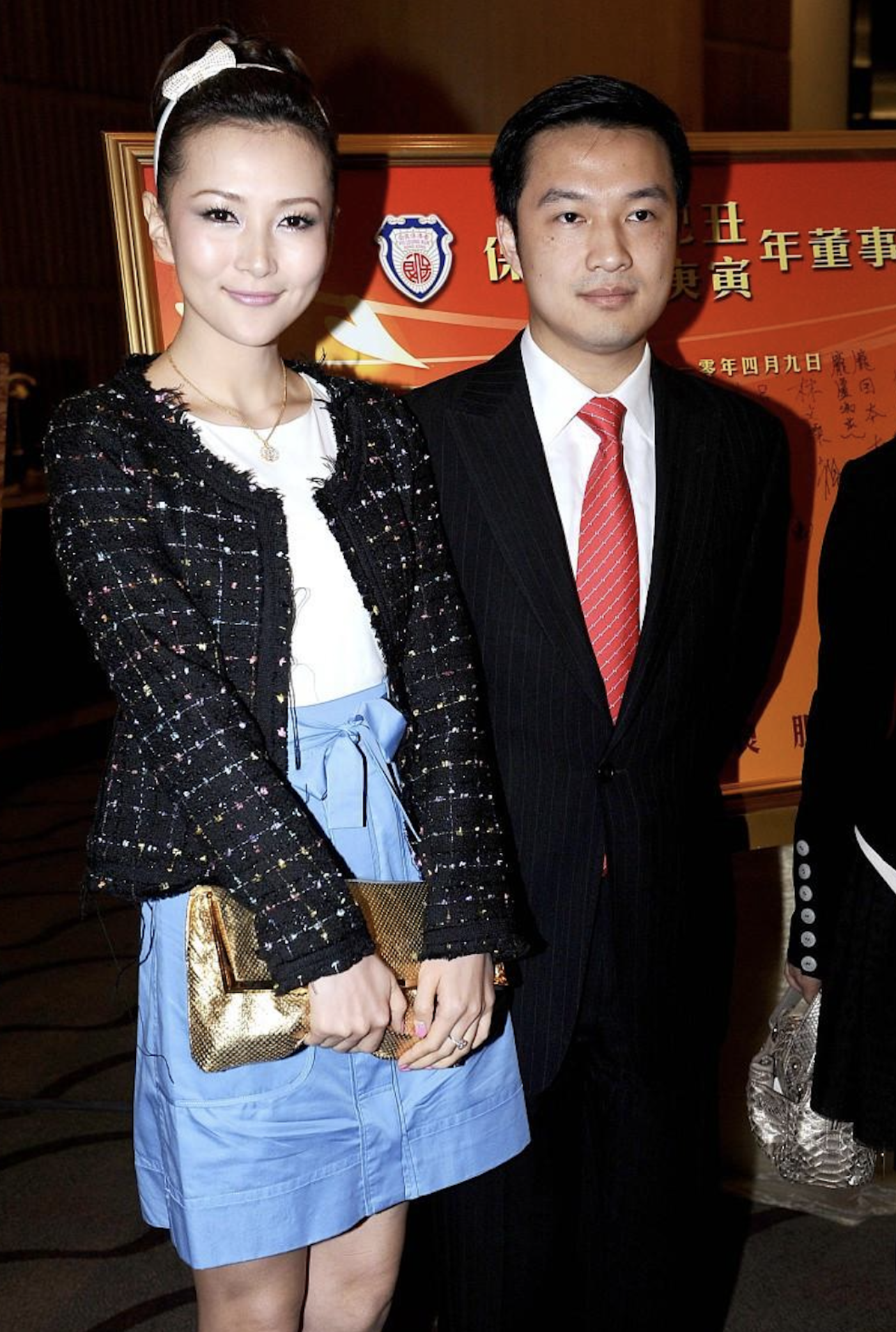 这一厢薛家上下为经济周转伤透脑筋,而另一厢作为薛嘉麟妻子的诸葛