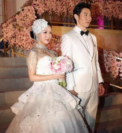 湖南台又作妖集合5位离婚女星相亲约会结束还要同住