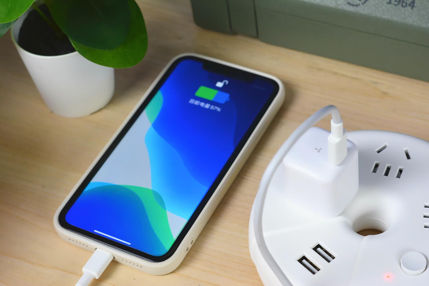 iphone12必备:图拉斯小冰块,超小体积,支持20w快充