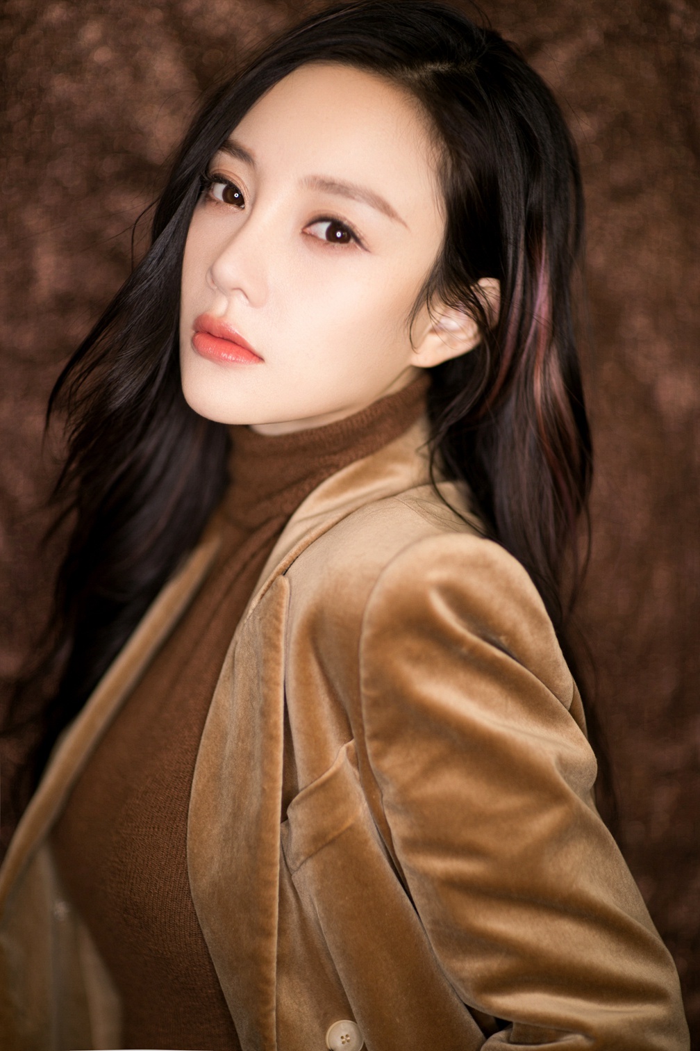 李小璐何佩瑜(1989年4月2日),出生于中国北京,中国香港女模特,演员.