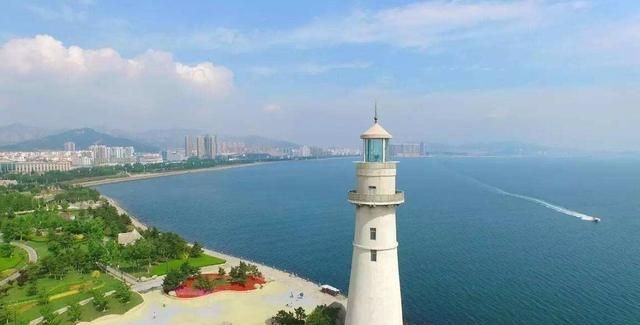山东非常适合宜居的城市,距离日本和首尔很近,是著名的海边小城休闲区蓝鸢梦想 - Www.slyday.coM