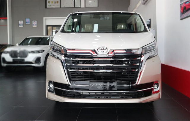 如今华晨金杯还在"啃"着丰田海狮上世纪的老本,那么原版的丰田海狮