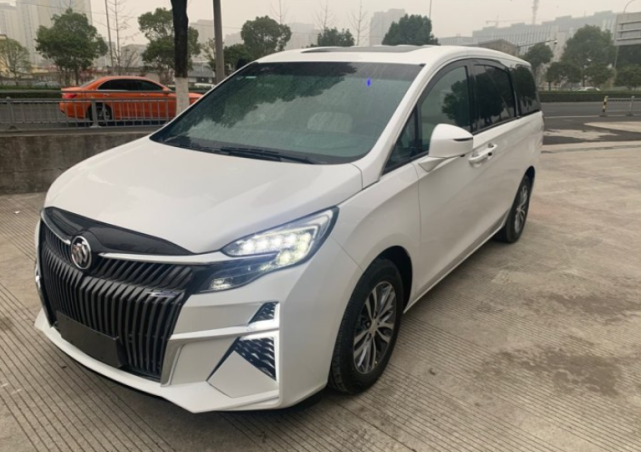 41万元买辆别克gl8陆尊豪华版,车主自创改装路数,效果令人捧腹