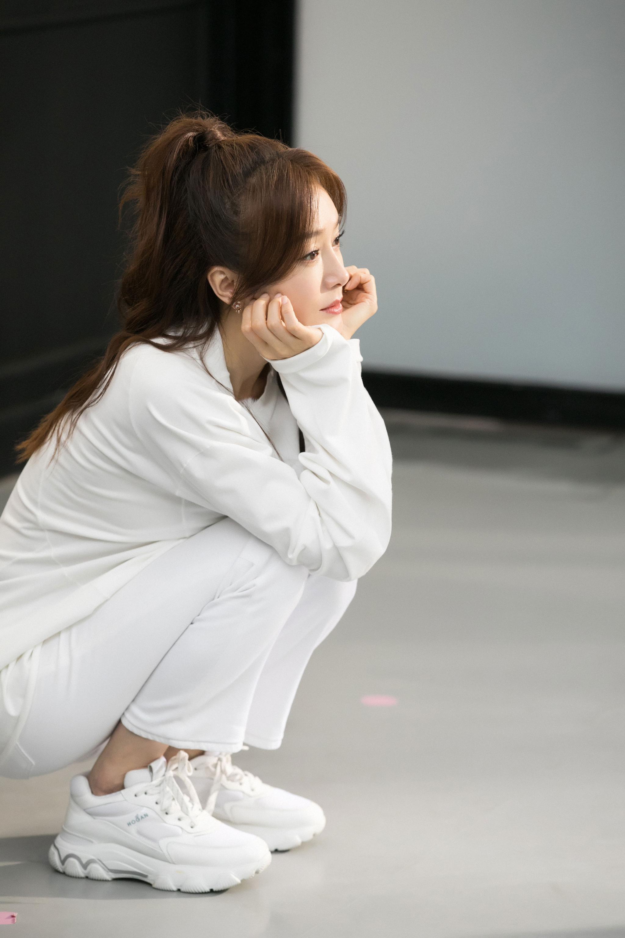 为了正式拍摄时呈现出更好的效果,秦岚与刘以豪一起参加了舞蹈课,除了