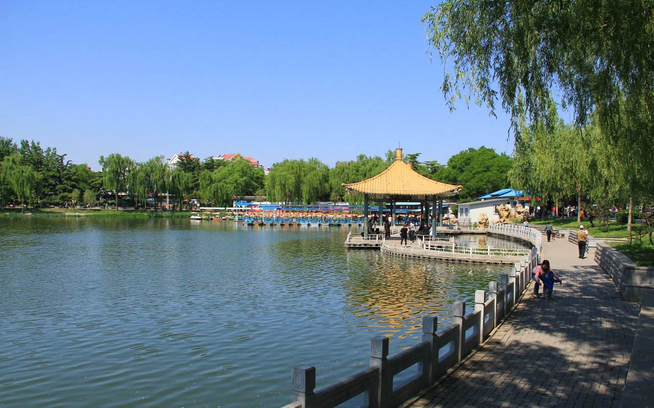 但却有不一样的文化风味和吸引力,首先,它的位置在北京陶然桥西北侧