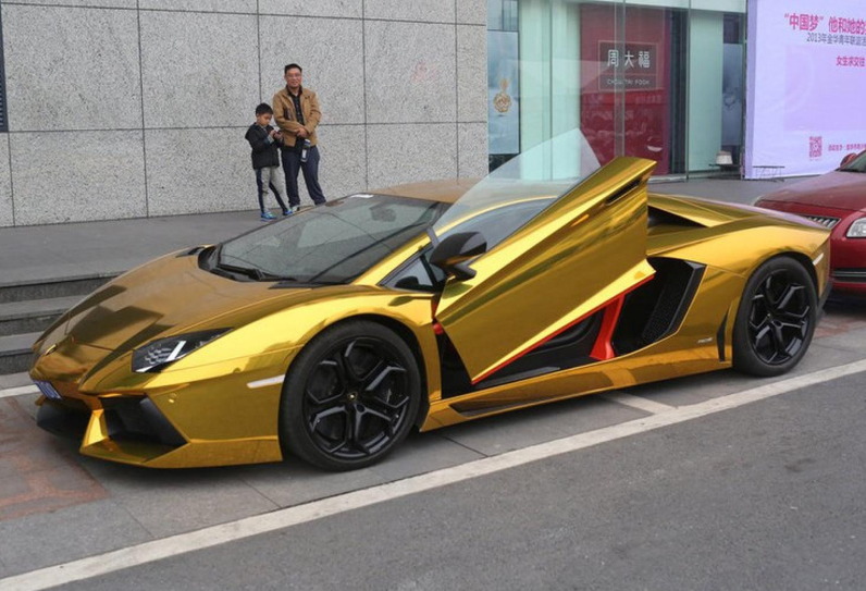 车主花30万改土豪金车漆,因颜色太亮,2月后无奈改回去-新浪汽车