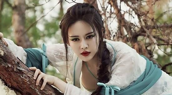 金扫帚奖首轮投票即将截止常远领先一众流量女演员之争爆冷门