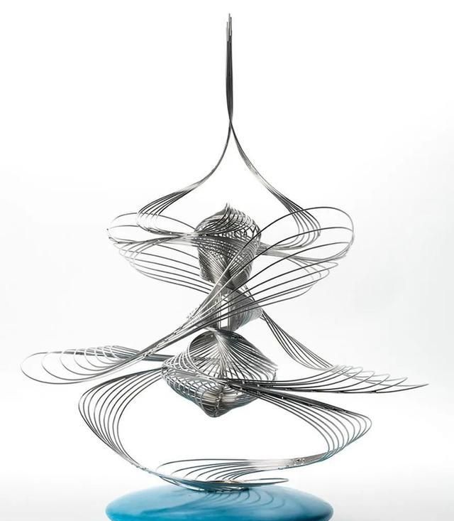 他把钢丝玩成了艺术品,无意间透露制作巧妙,你做你也行