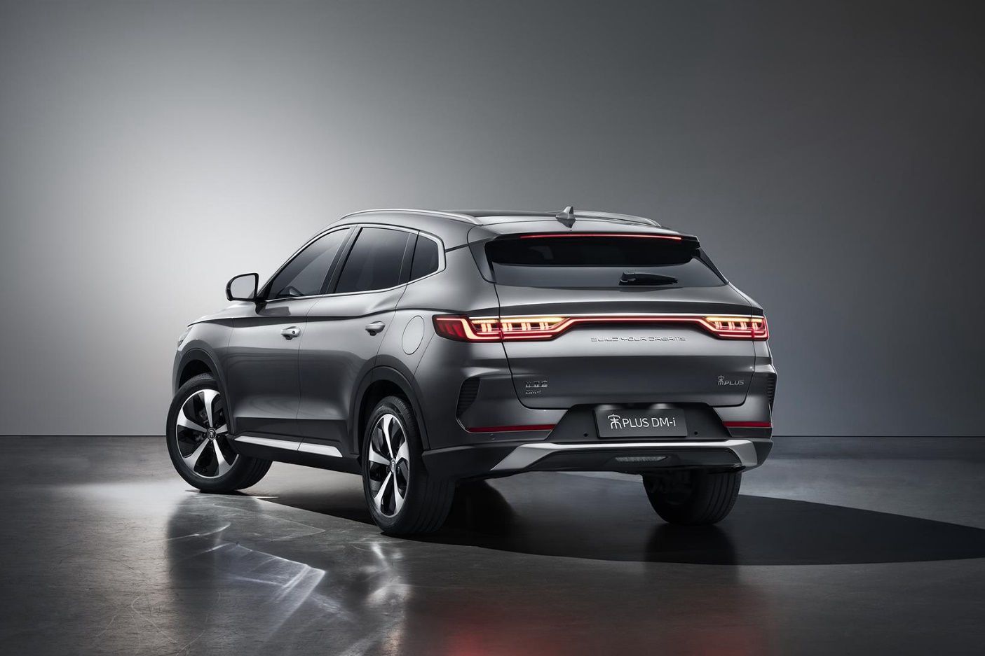 最高续航1200km!比亚迪宋plus dm-i值不值