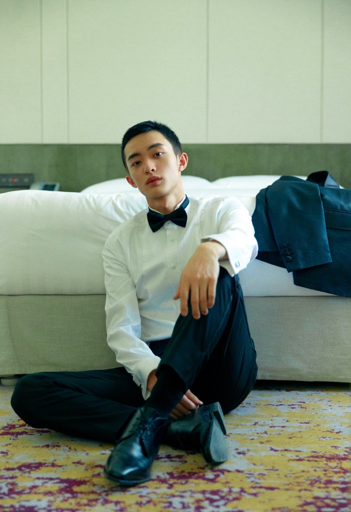 白宇和白宇帆:两个西安的90后演员,在《山海情》中成了情敌|白宇|90后|山海情_新浪新闻