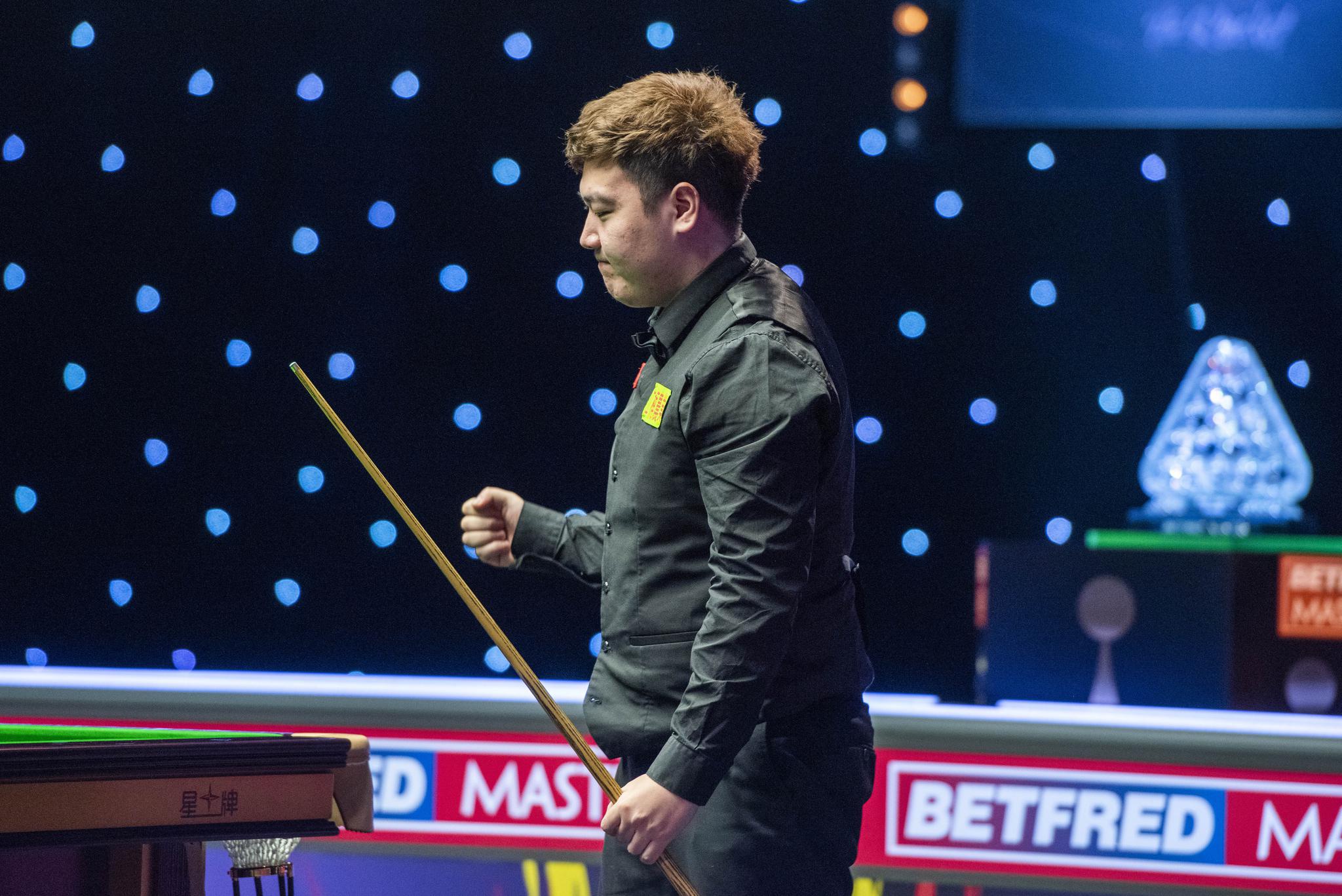 新人登顶颜丙涛首夺斯诺克大师赛冠军