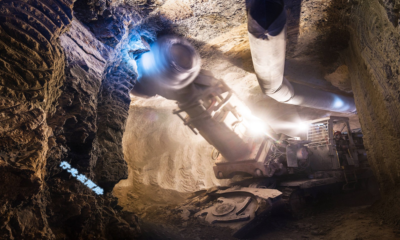 2009年后,俄罗斯把诺里尔斯克研发的镍矿采矿机运用到开采钻石上,这种