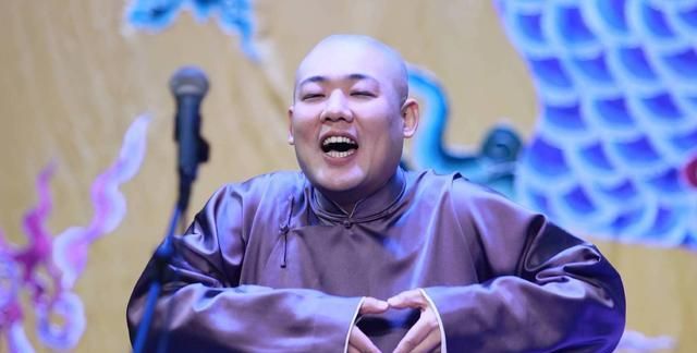 德云社张鹤帆想打雪仗自从剃完光头人气不断升高