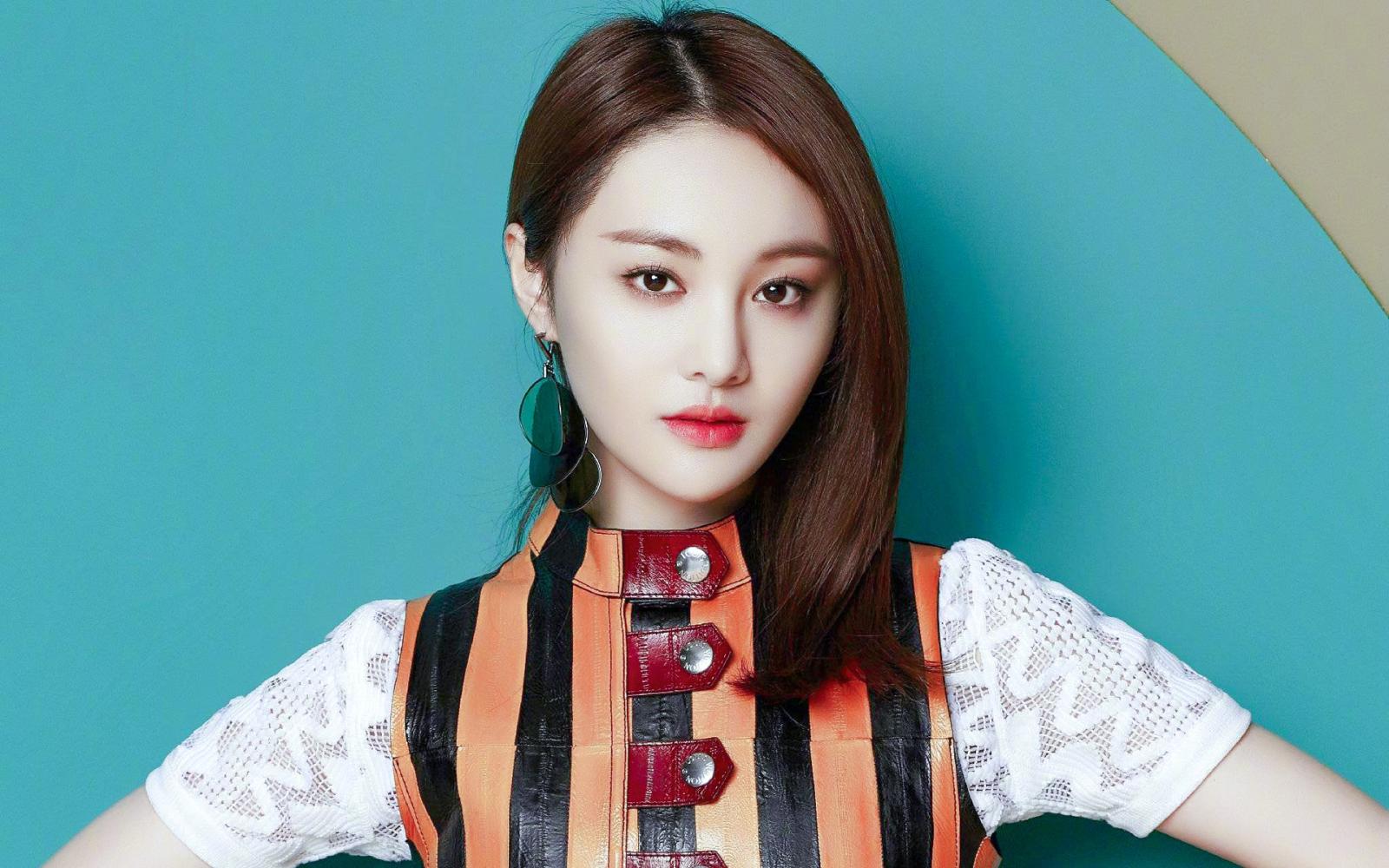 中央政法委评郑爽代孕弃养风波钻法律空子这绝不是无辜