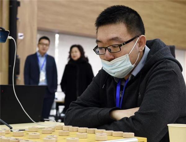 象棋个人赛,为何业余棋手王廓能拿冠军?看看大师是多少岁夺冠的