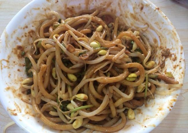 阜阳特色小吃"格拉条",你吃过吗?