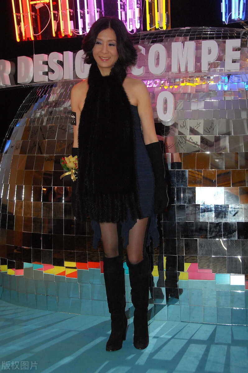 58岁夏文汐显老态了再美的颜也扛不住啊