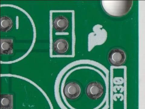 PCB构成是怎样的？什么是邮票孔？回流焊波峰焊又是什么？-邮票孔焊盘封装