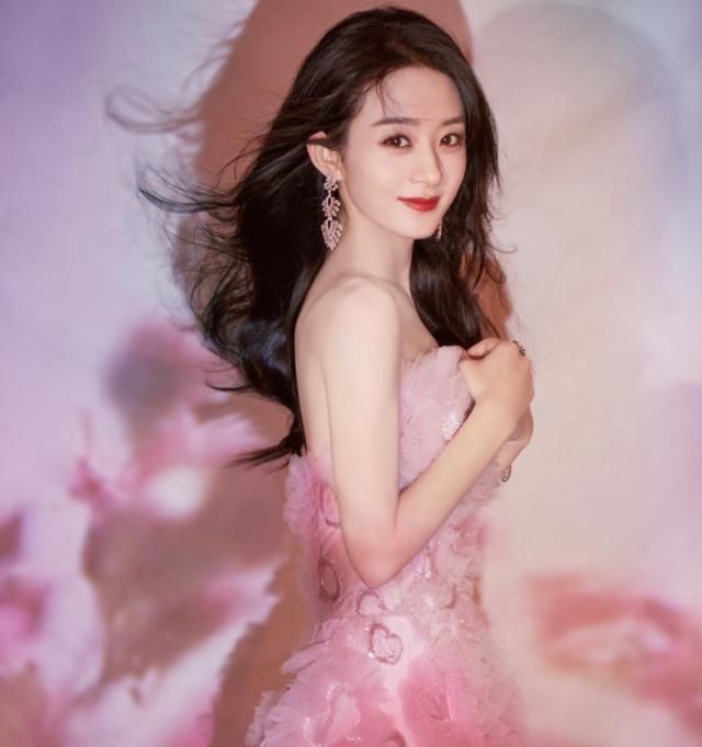 赵丽颖将出席"星动之夜",两套晚礼服曝光,粉色仙女蓝色端庄