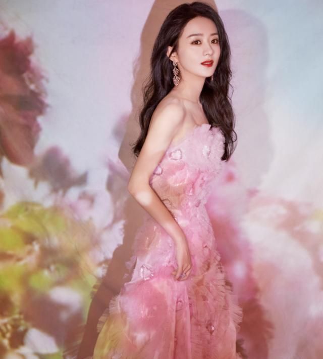 赵丽颖将出席"星动之夜",两套晚礼服曝光,粉色仙女蓝色端庄