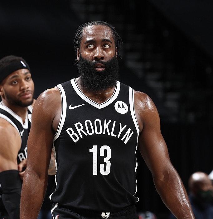 杜兰特30 9飙关键三分!篮网掀翻东部第一,哈登34 12成nba首人