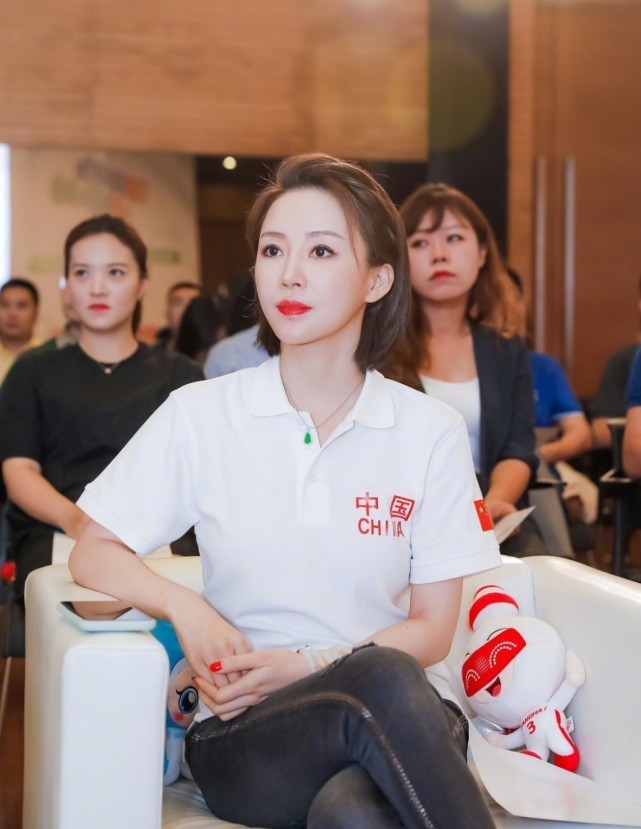 39岁潘晓婷放弃恋爱？称未来和台球相伴，父亲很苍老渴望女儿成家休闲区蓝鸢梦想 - Www.slyday.coM