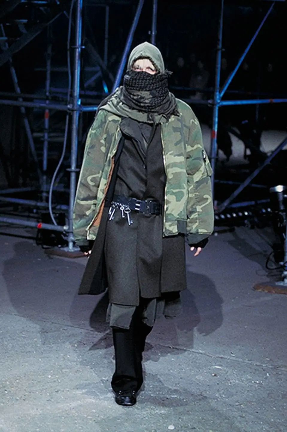 商业和设计不能两全穿prada的rafsimons说不同意