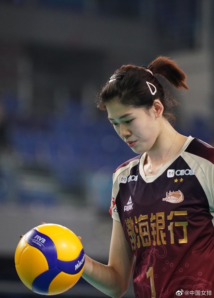 李盈莹心无杂念备战!当队长后更有担当,感谢大家帮自己提高一传