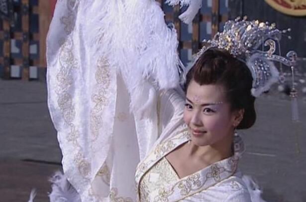 周娥皇的造型真是太美了原来妩媚和清纯真的可以同在